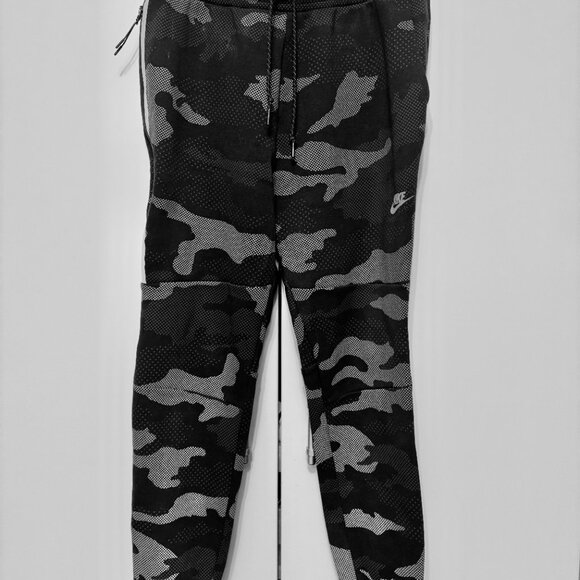 Nike Joggers - Picture 2 of 4